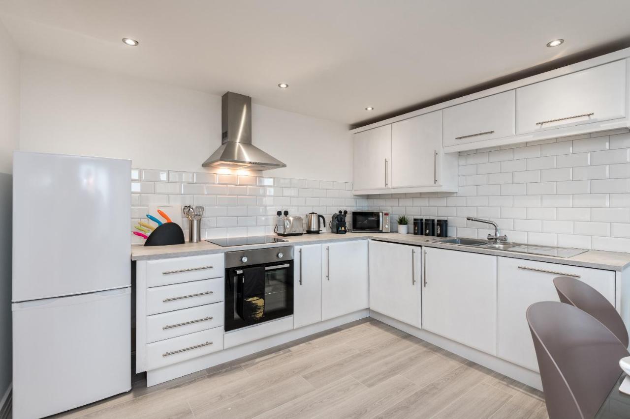 Host Apartments - Contemporary 3 Bed Apt With Balcony - Perfect For Long Stays Liverpool Extérieur photo