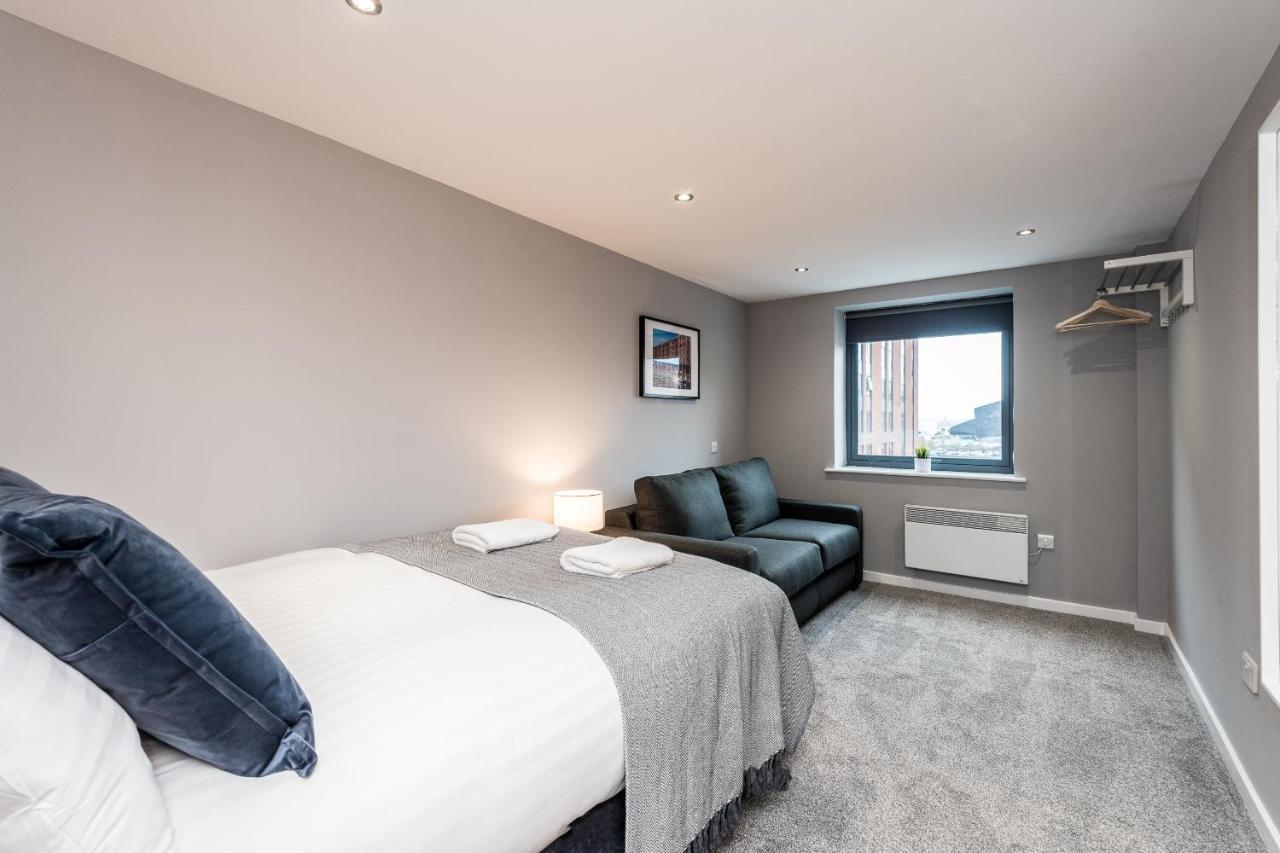 Host Apartments - Contemporary 3 Bed Apt With Balcony - Perfect For Long Stays Liverpool Extérieur photo