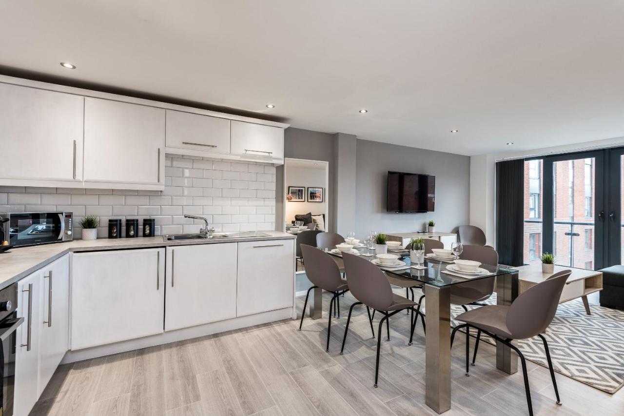 Host Apartments - Contemporary 3 Bed Apt With Balcony - Perfect For Long Stays Liverpool Extérieur photo
