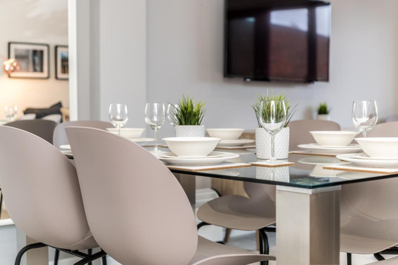 Host Apartments - Contemporary 3 Bed Apt With Balcony - Perfect For Long Stays Liverpool Extérieur photo